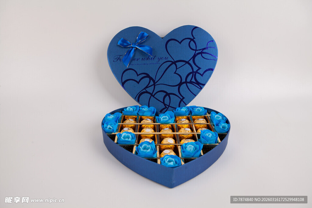 工艺品心形蓝盒巧克力