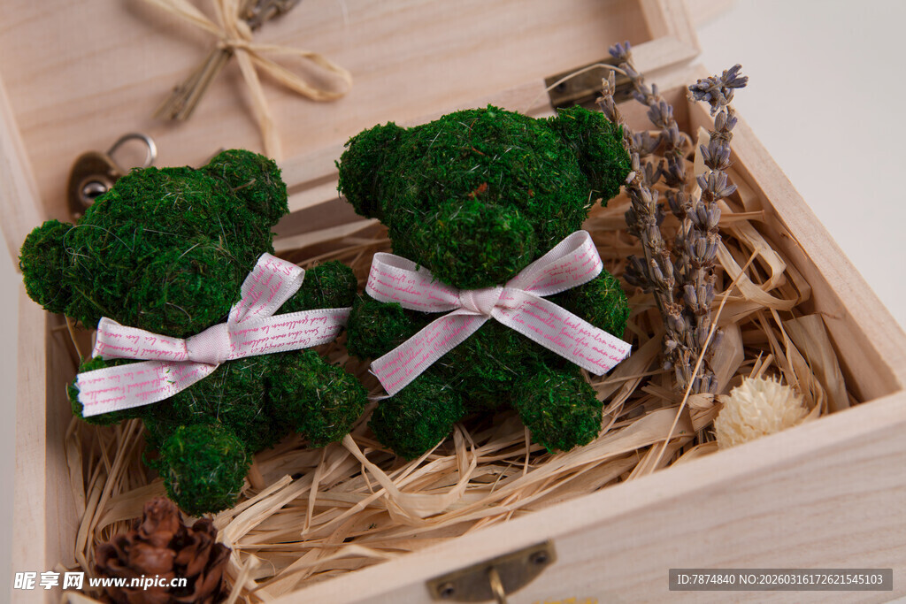 工艺品绿毛小熊摆件 精致可爱