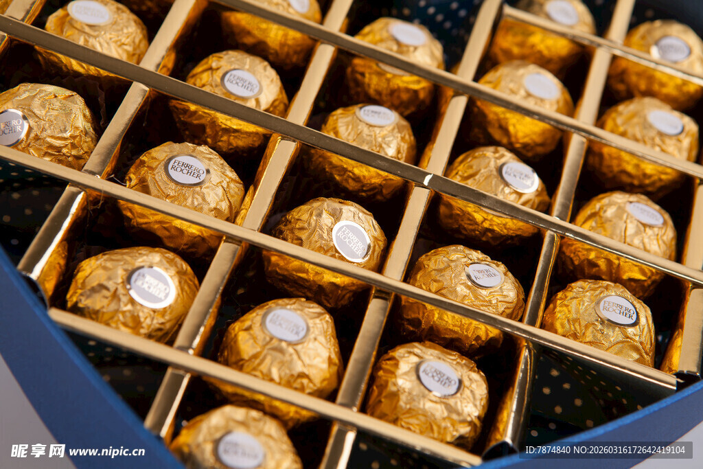 工艺品精美盒装费列罗巧克力