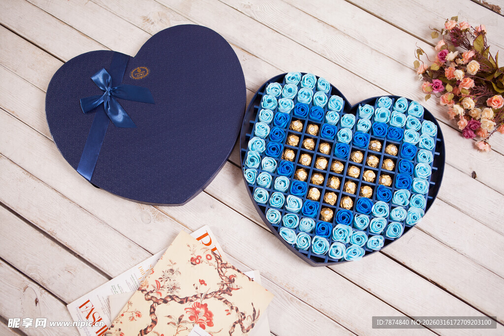 工艺品心形礼盒与装饰物件