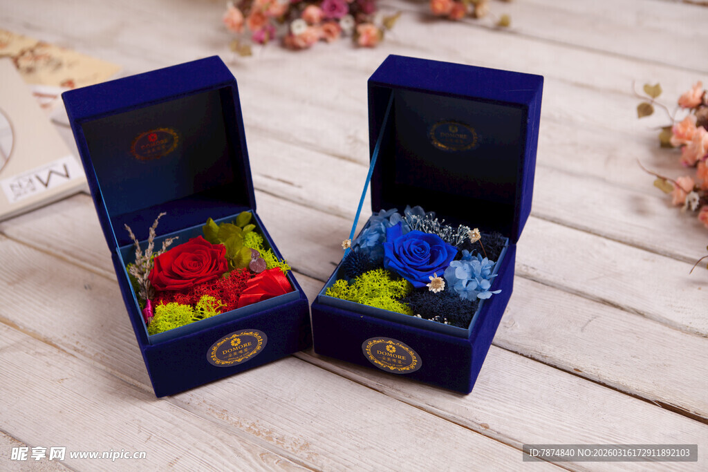 工艺品精致花朵礼盒展示