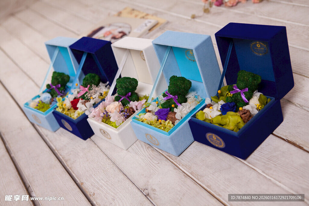 工艺品精美花卉礼盒展示