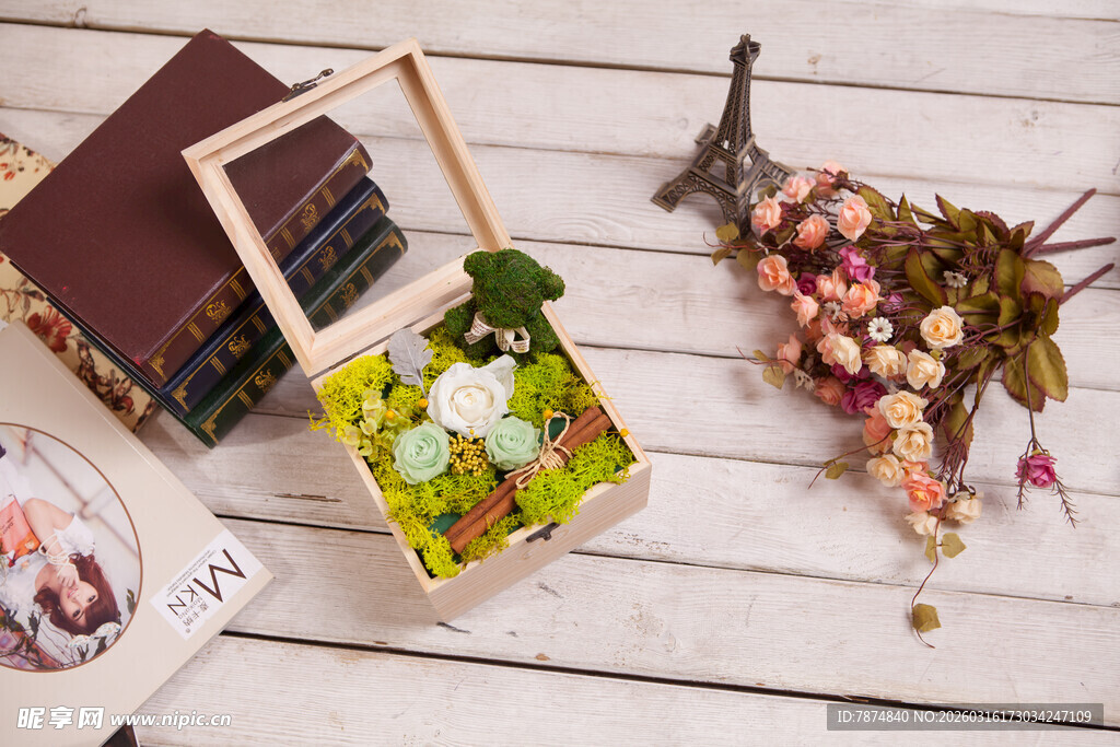 精致花卉摆件与装饰物件