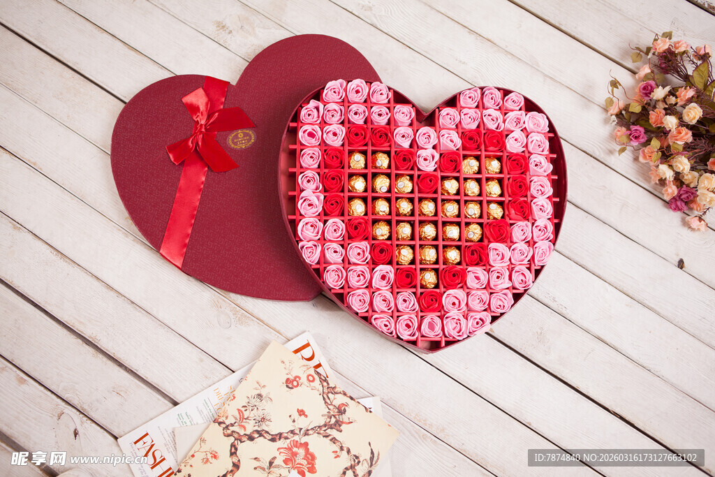 工艺品心形礼盒装点甜蜜爱意