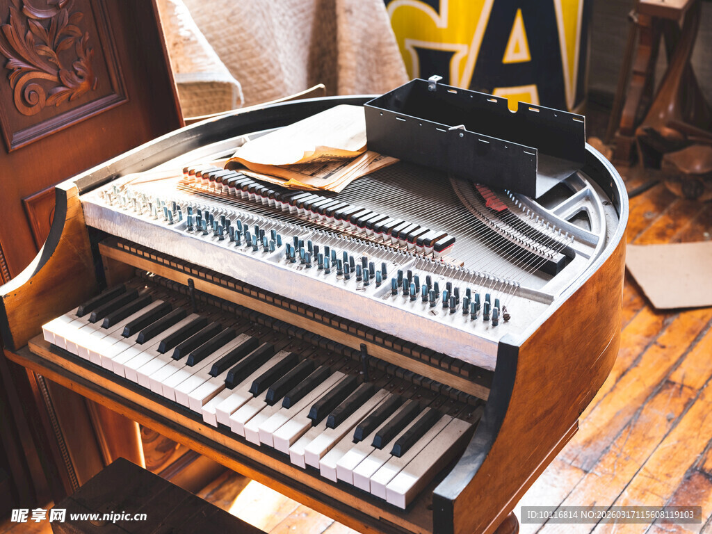 复古钢琴