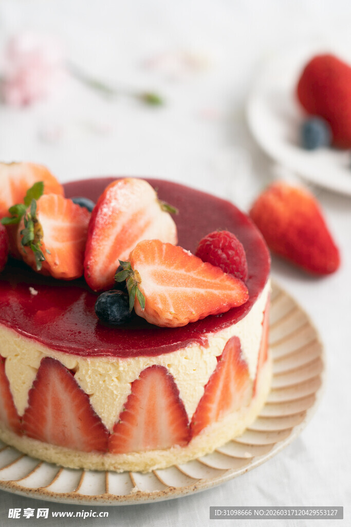 草莓芝士蛋糕诱人甜点