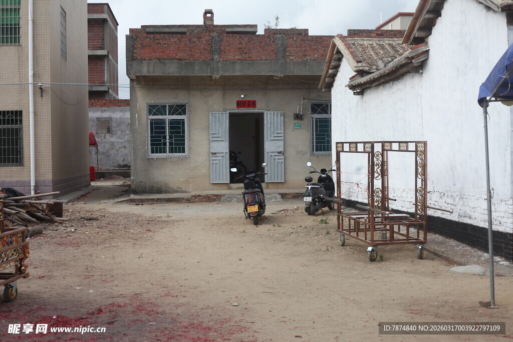 乡村小院的宁静日常