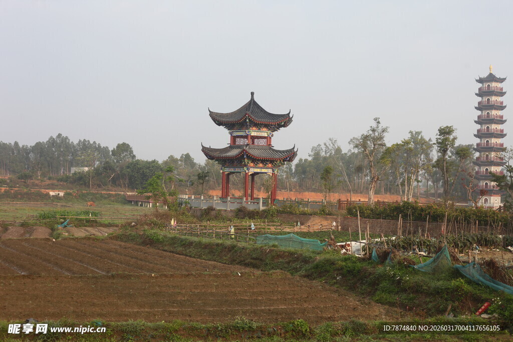 田园中的中式古建筑景观