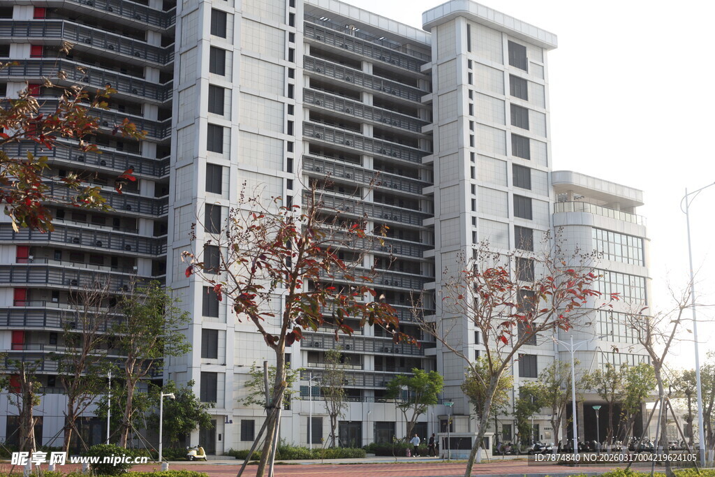 现代高层住宅楼景观