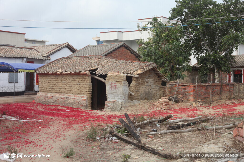 老旧乡村房屋场景