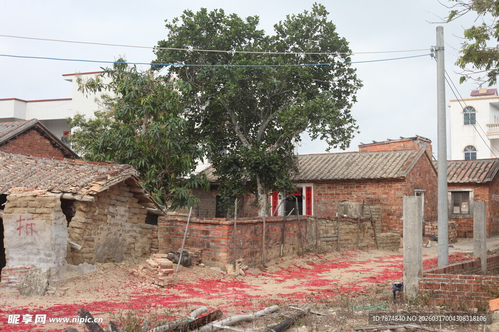 老旧村落景象