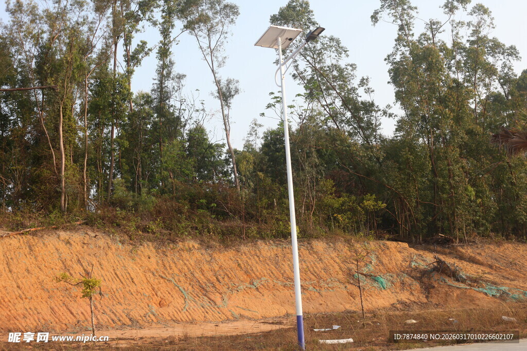 户外施工场景中的照明设施