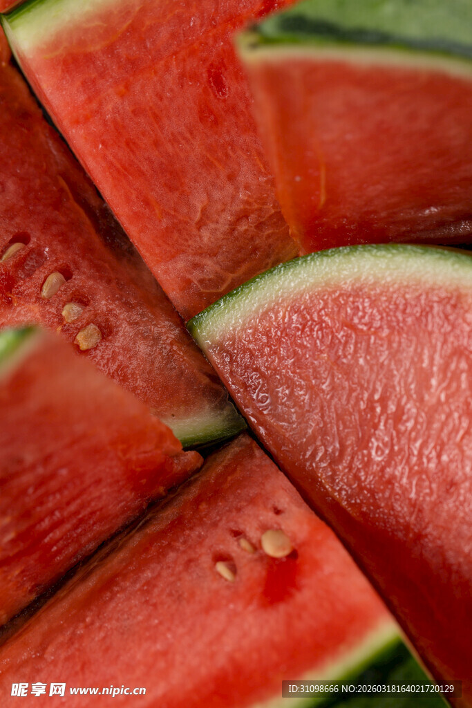 新鲜多汁的切块西瓜