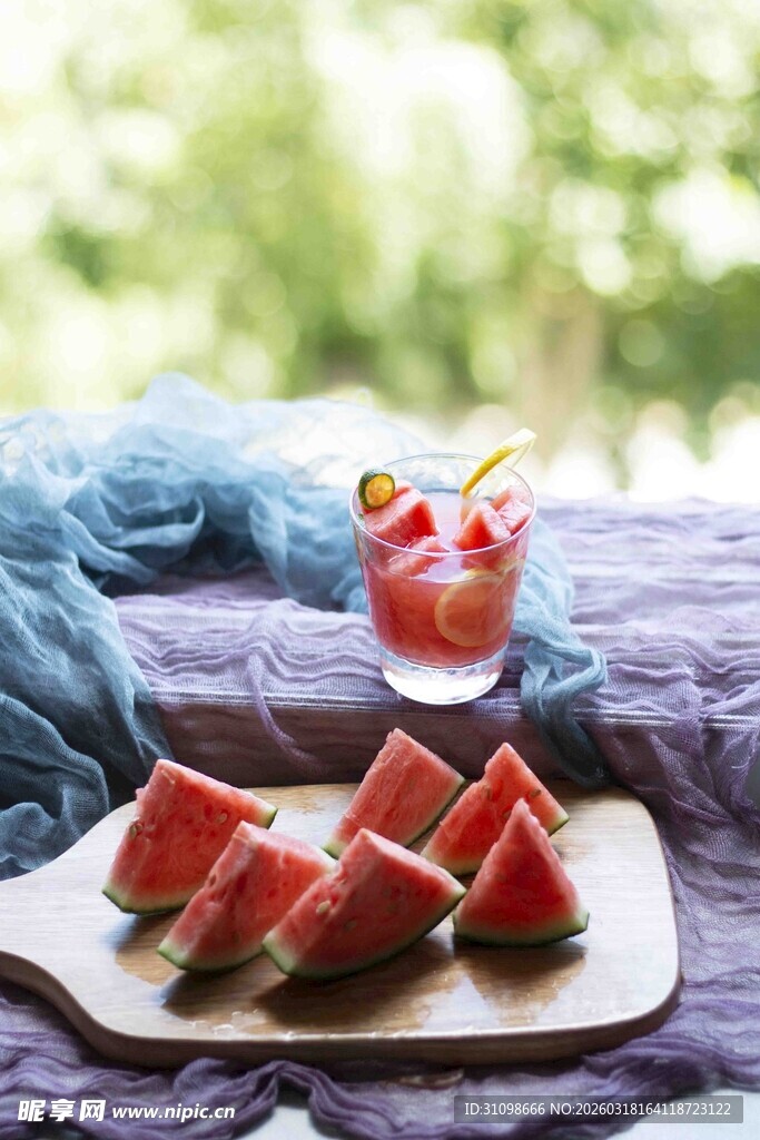夏日美味西瓜与冰饮