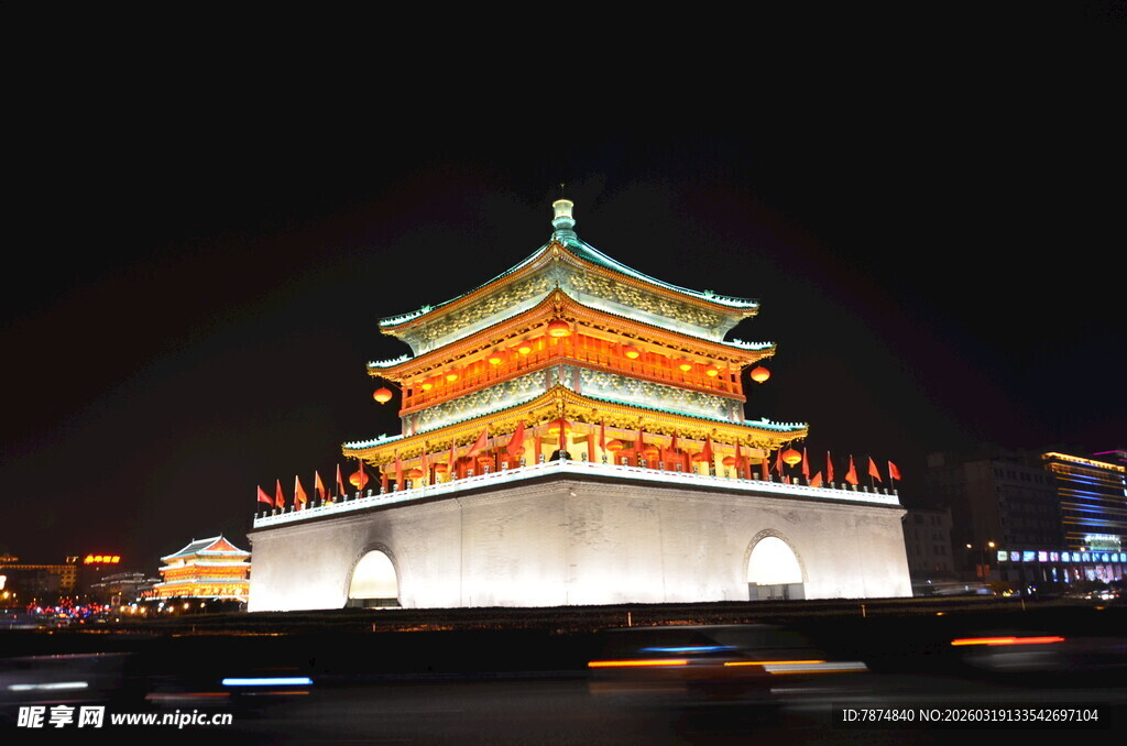 西安钟楼夜景璀璨夺目