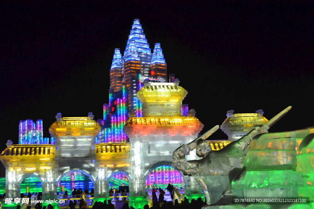 梦幻冰雕城堡夜景