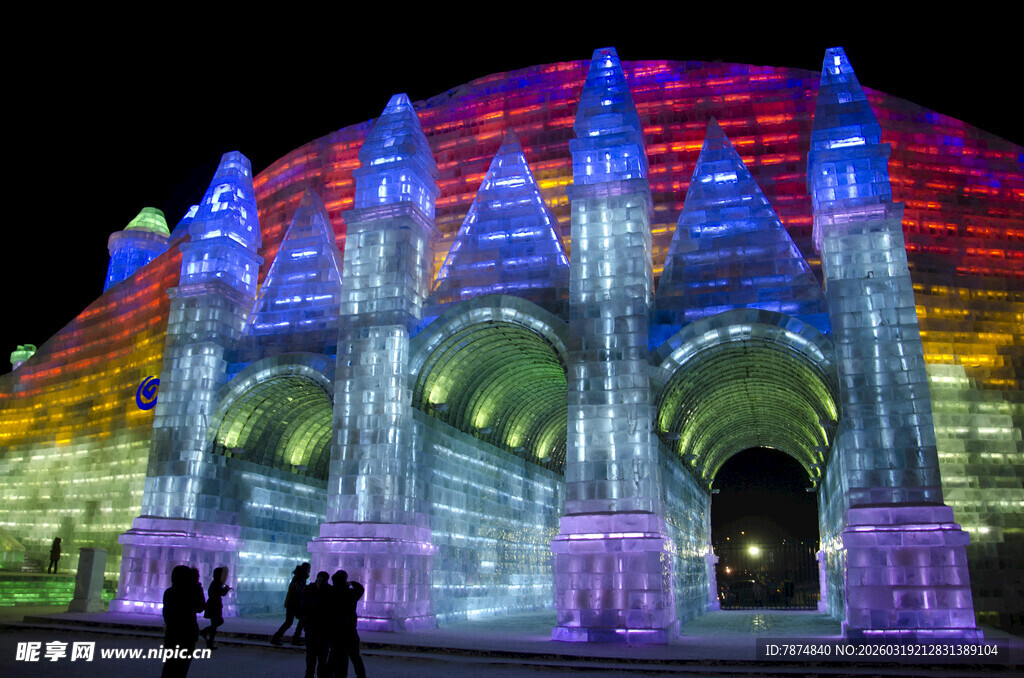 梦幻冰雕建筑夜景