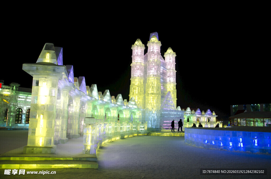 梦幻冰雕城堡夜景