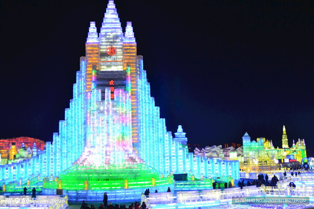梦幻冰雕城堡夜景