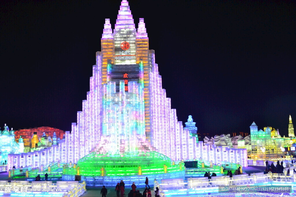 梦幻冰雕城堡夜景