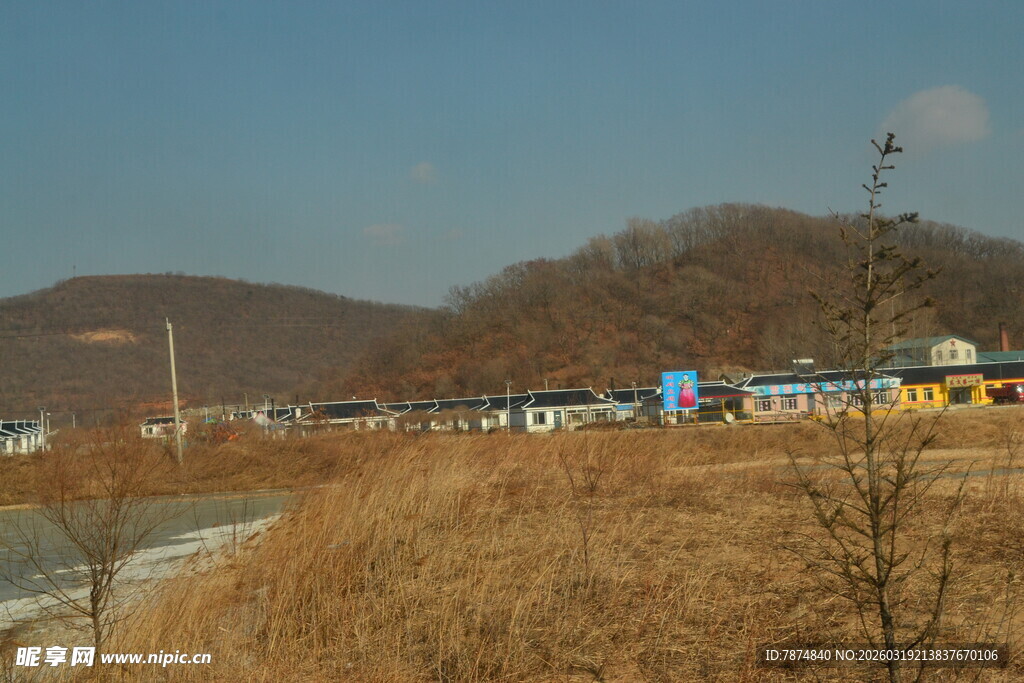冬日郊野铁路沿线风景