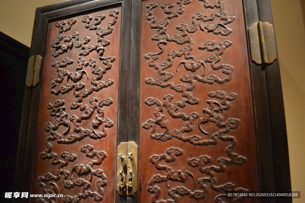 中式雕花木门 古韵十足