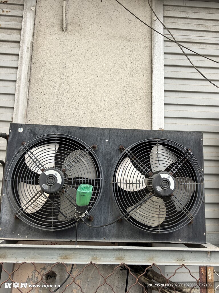 室外双风扇空调外机