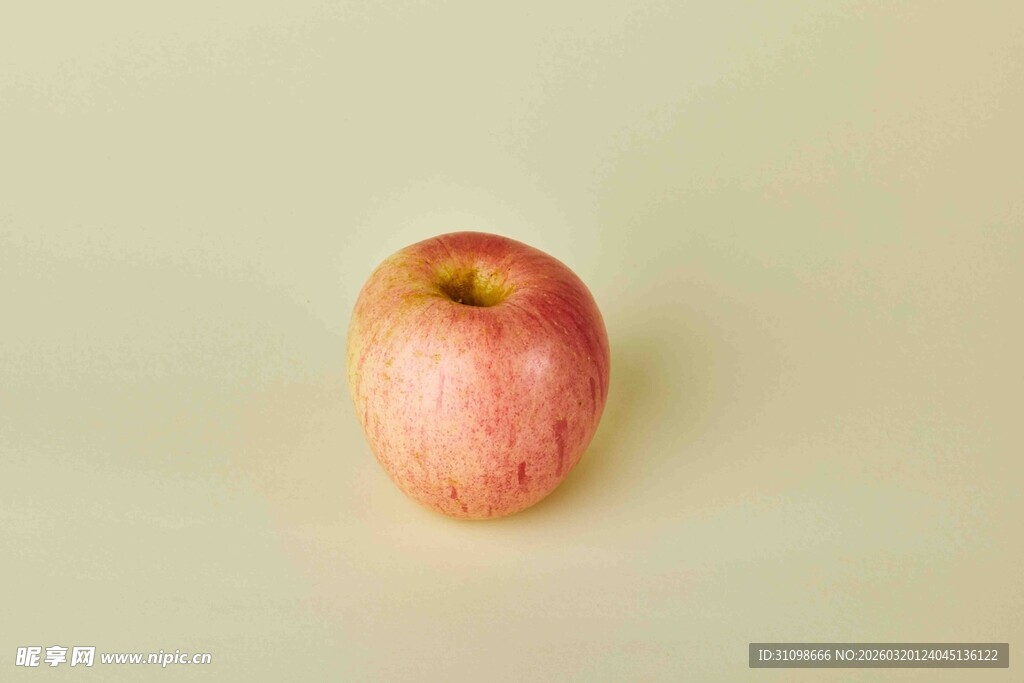 单个红苹果静物特写