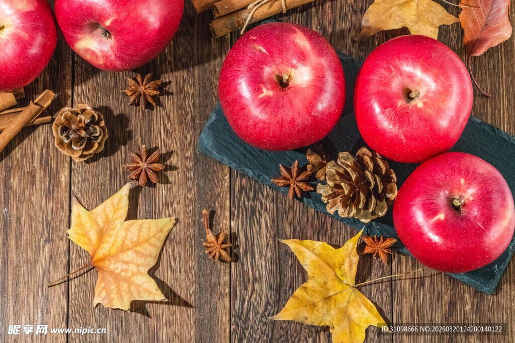 红苹果与秋景装饰摆件