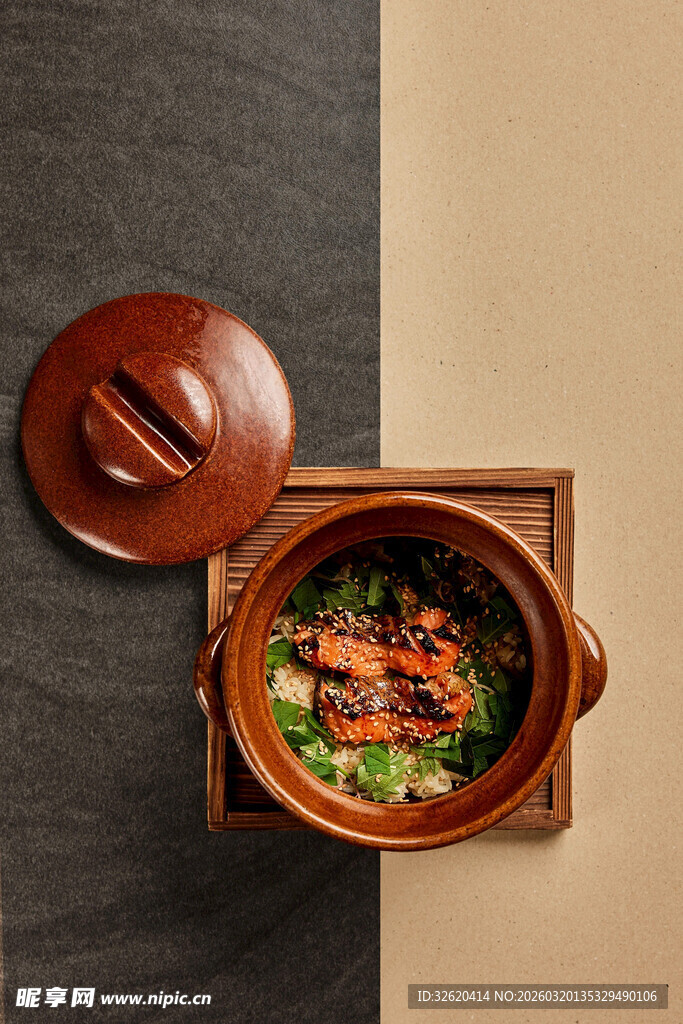 砂锅鳗鱼饭