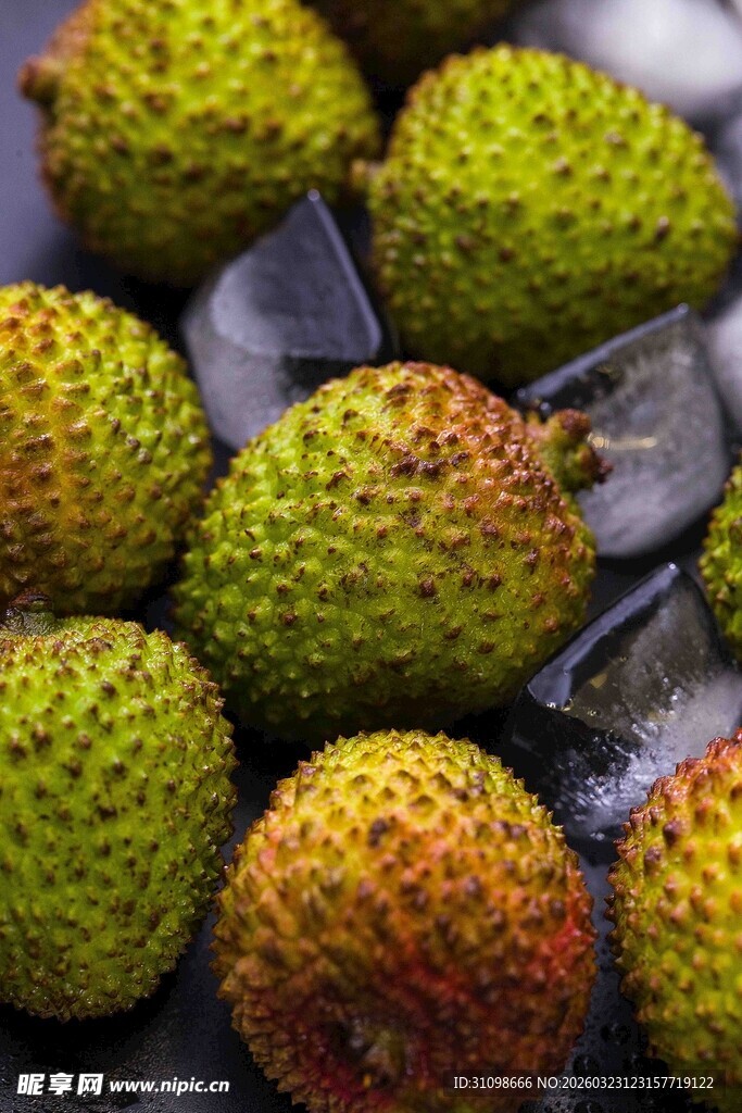 新鲜荔枝配冰块