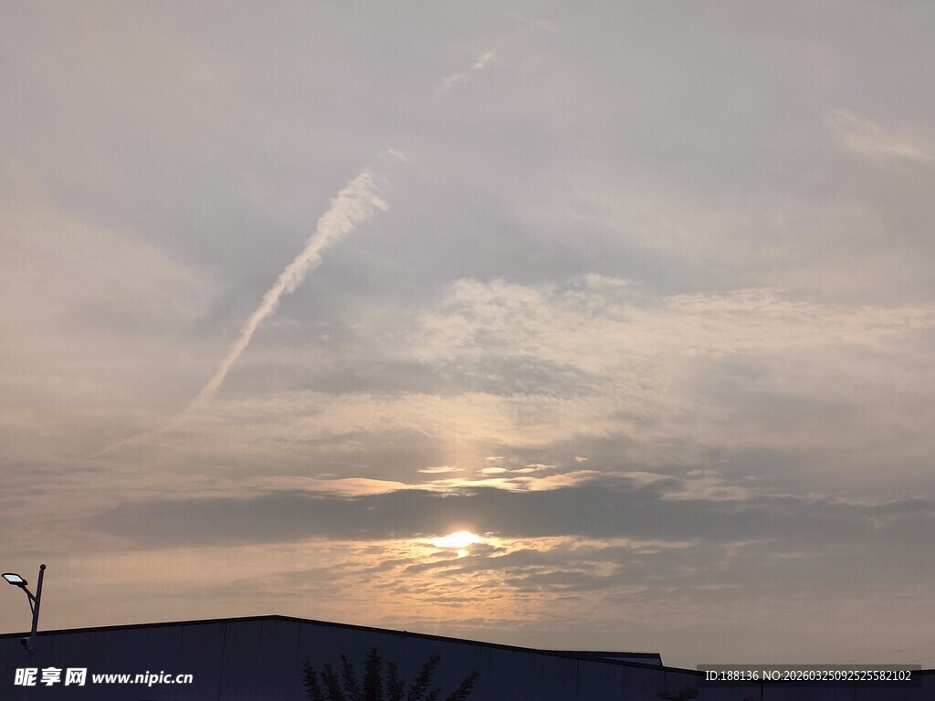 日落时分的天空美景