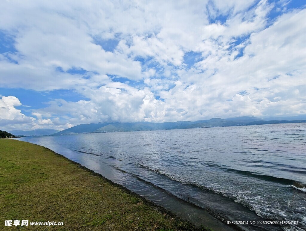 湖畔美景