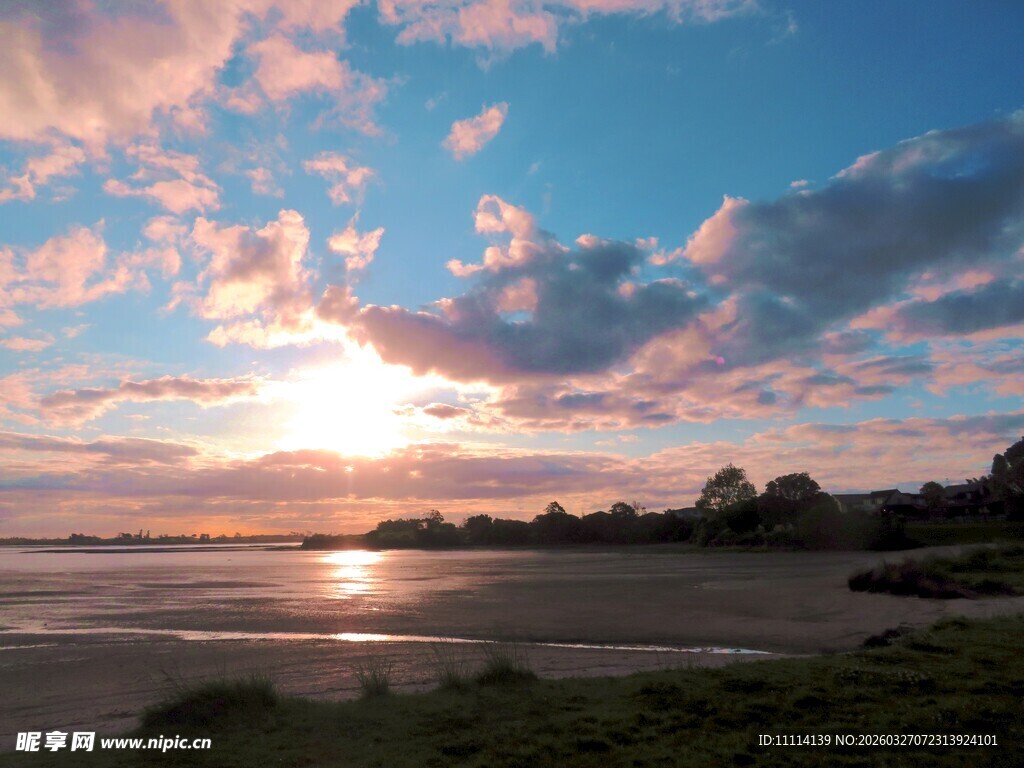 海边绝美日落风景