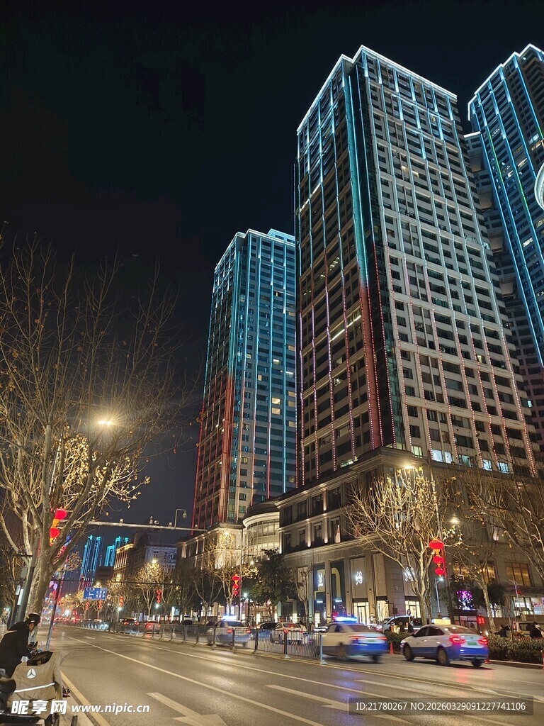 都市夜景繁华街道