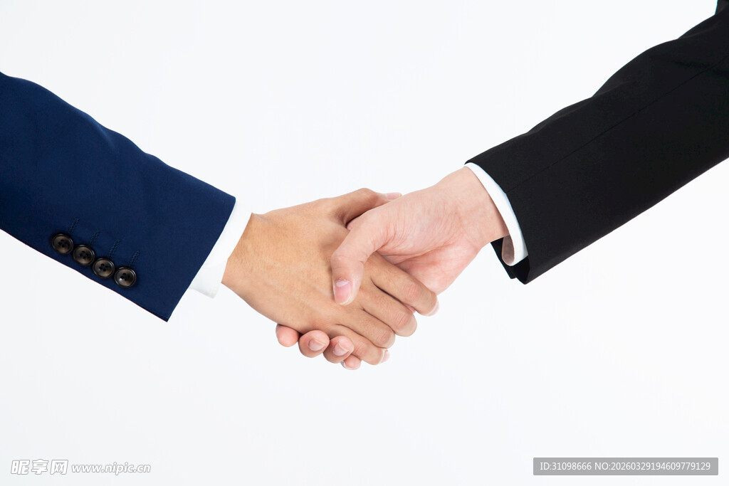 商务人士握手合作
