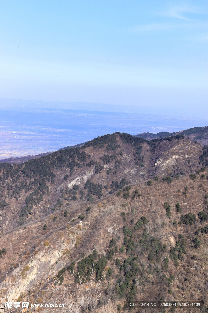 山景远眺