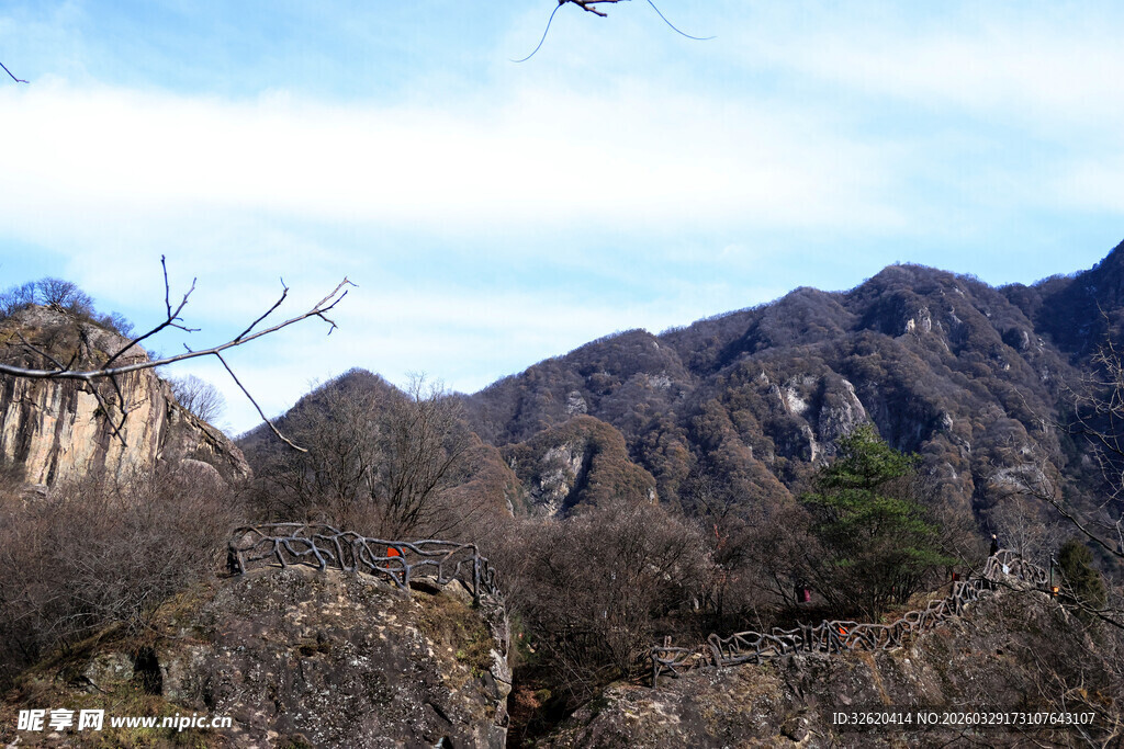 壮丽山峦景色