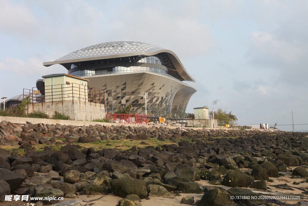 湛江海边独特造型的现代建筑