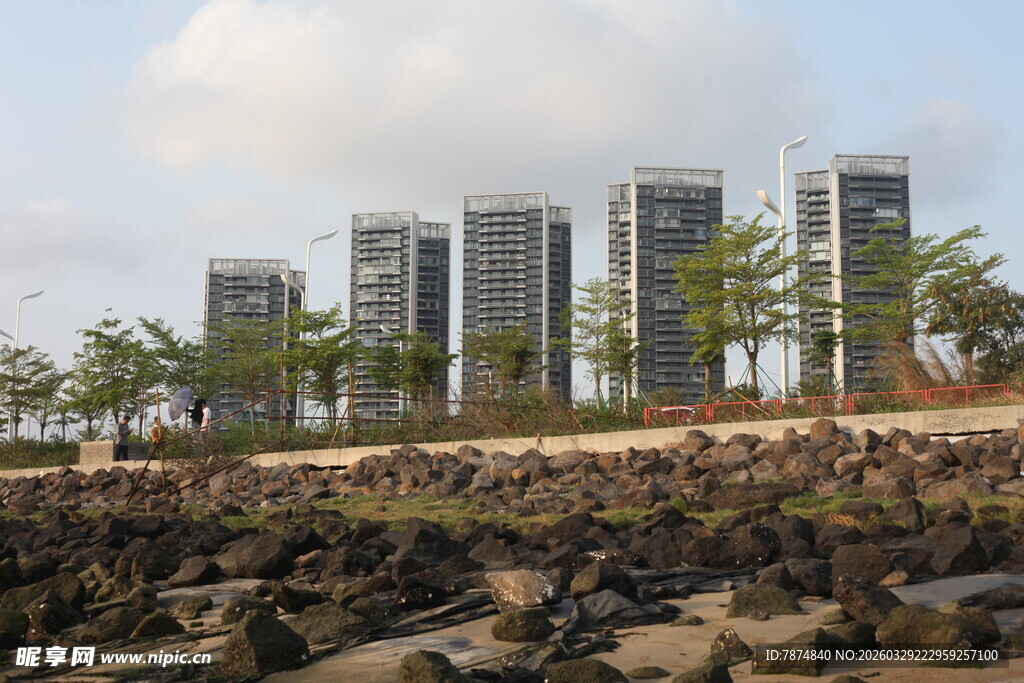 湛江海滨林立的现代化建筑群