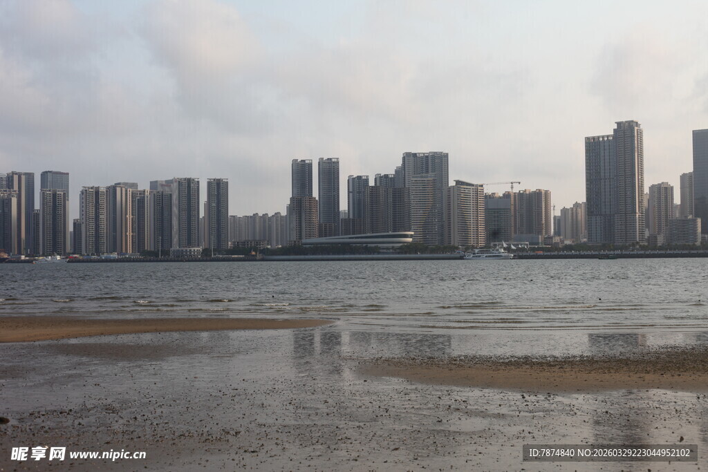 湛江海滨城市天际线景观