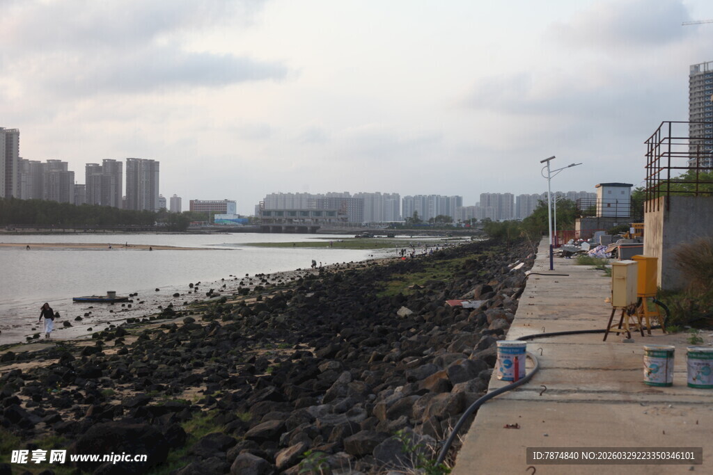 湛江江边步道风景