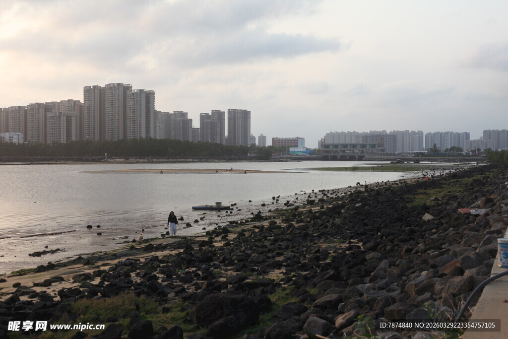 湛江江边城市风光景色