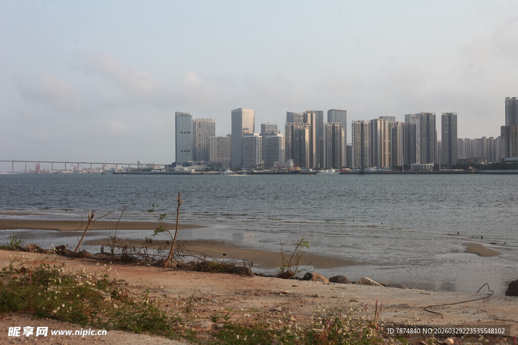 湛江海滨城市天际线风光