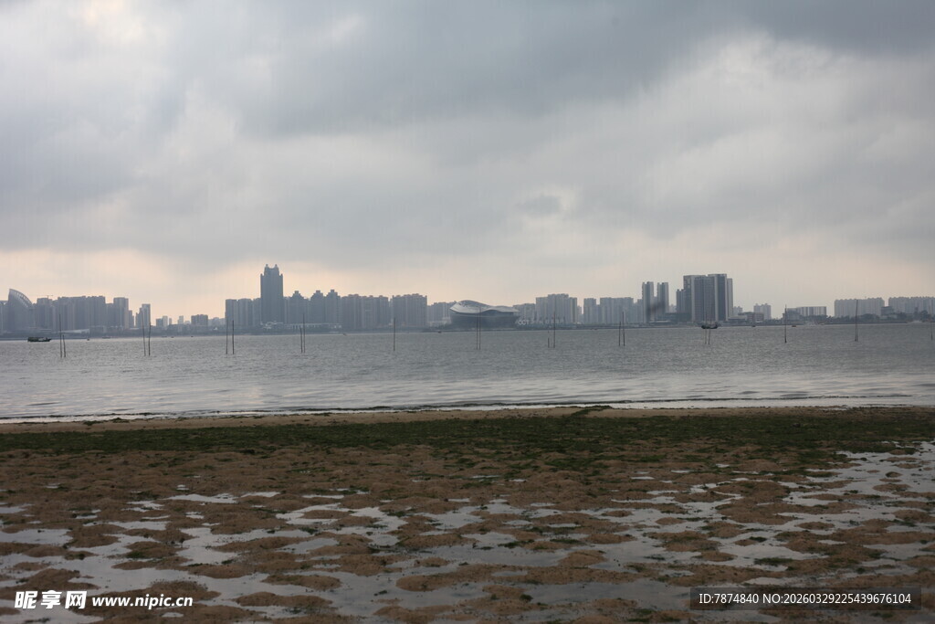 湛江海滨城市阴天景象