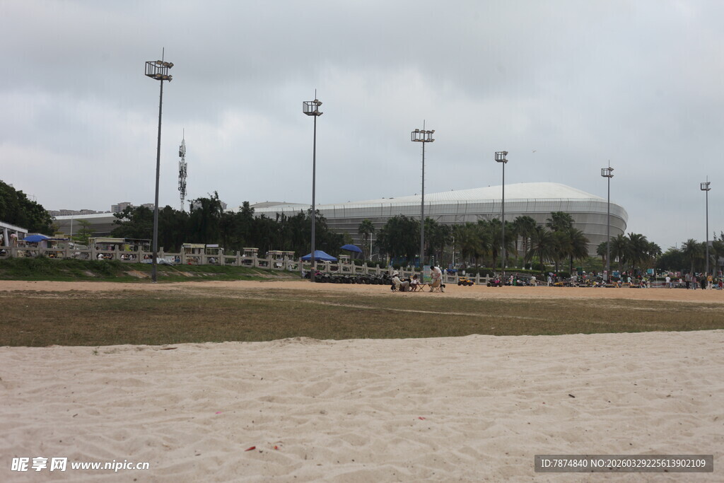 湛江户外运动场及周边景象