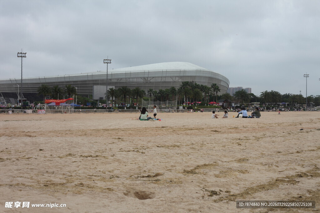 湛江户外开阔场地与现代建筑