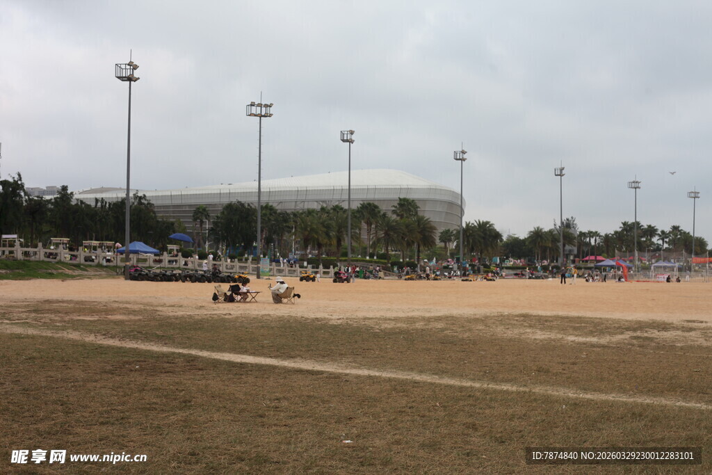 湛江户外开阔运动场场景