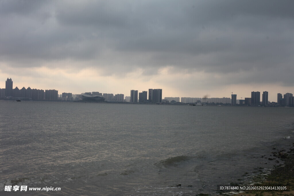 湛江阴天城市滨水景观