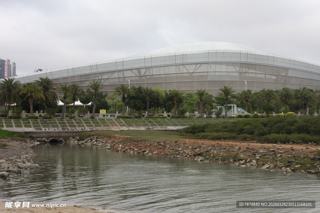 湛江河畔现代大型场馆景观